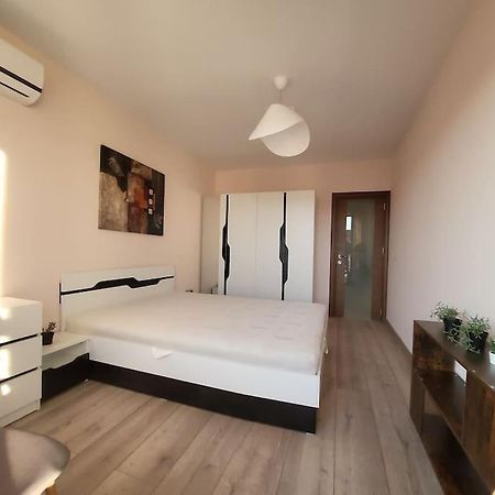 Stylish Apartment Near City Center Plovdiv Exterior foto