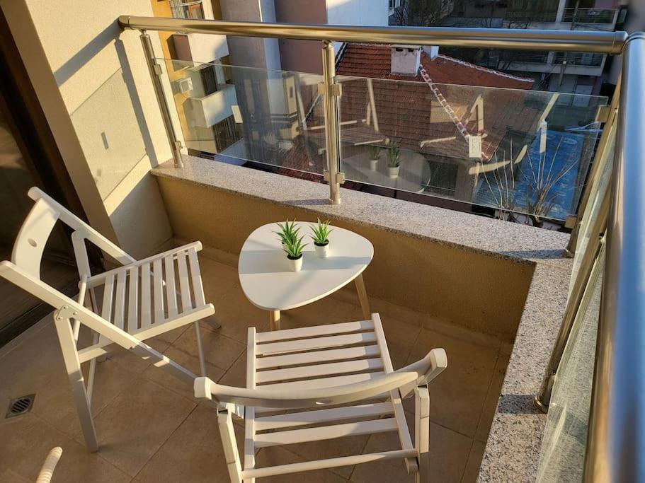 Stylish Apartment Near City Center Plovdiv Exterior foto